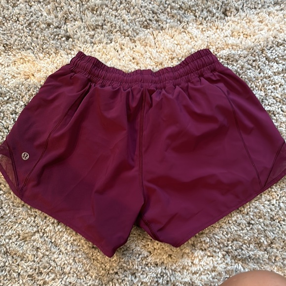 lululemon hotty hot shorts - Picture 2 of 4